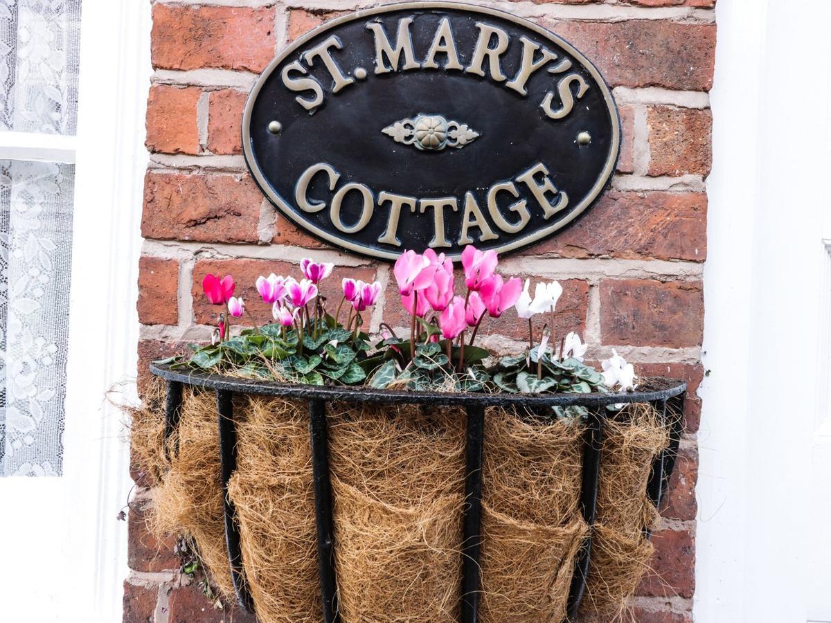 St Mary'S Cottage Скарбъро Екстериор снимка